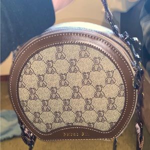 Brand new purse, got off of a cool website not my style.